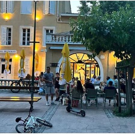 Hotel De La Loube La Roquebrussanne ภายนอก รูปภาพ
