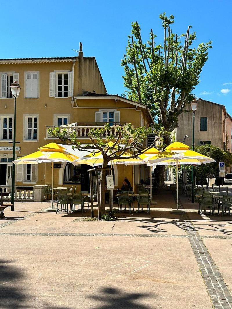 Hotel De La Loube La Roquebrussanne ภายนอก รูปภาพ