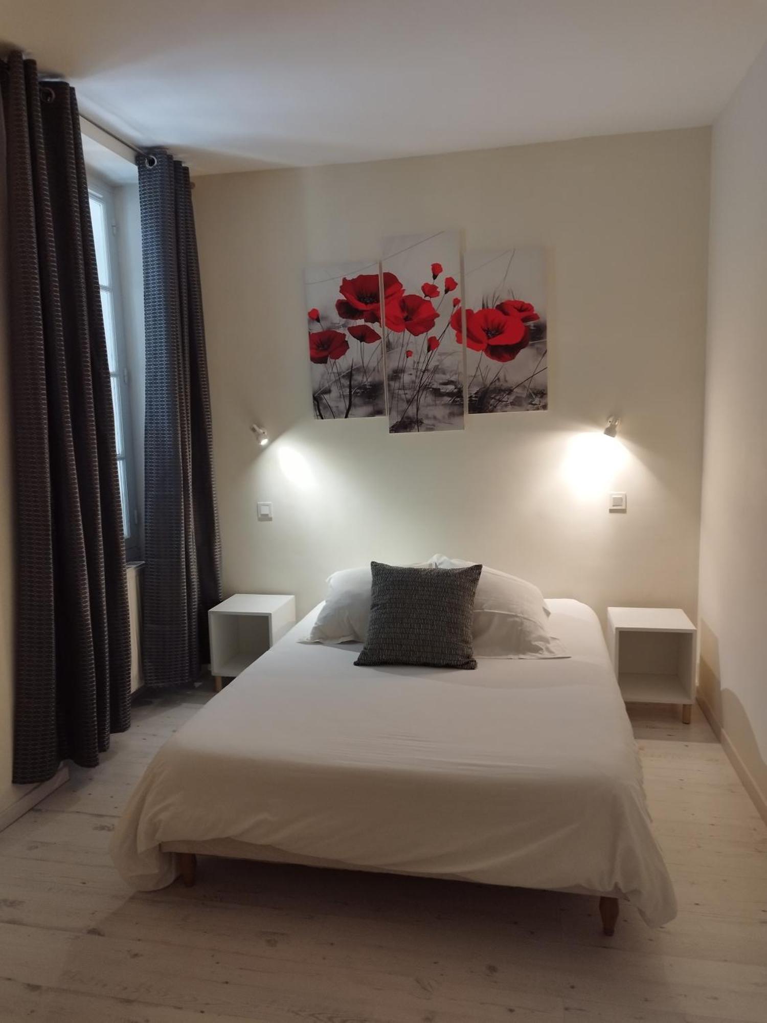 Hotel De La Loube La Roquebrussanne ภายนอก รูปภาพ